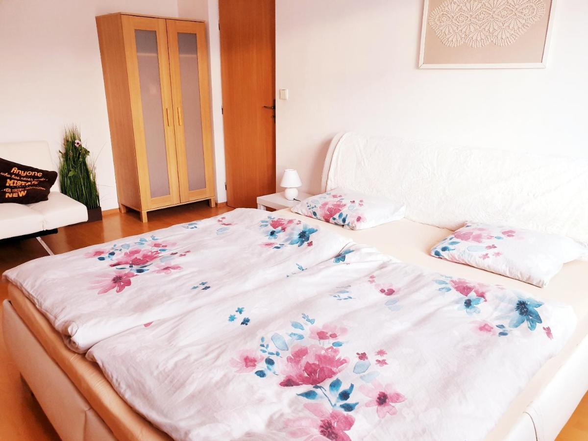 Apartman Terminal, Self Check-In 24 H, Free Parking Banská Bystrica Eksteriør billede